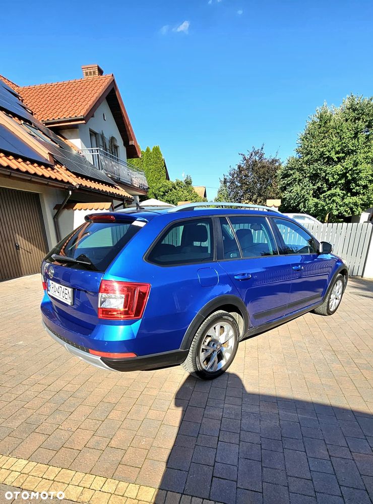 Skoda Octavia Scout 2.0 TDI 4x4 DSG - 11
