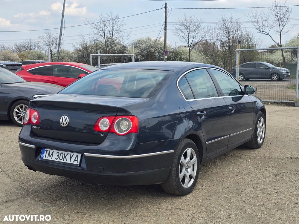 Volkswagen Passat - 4