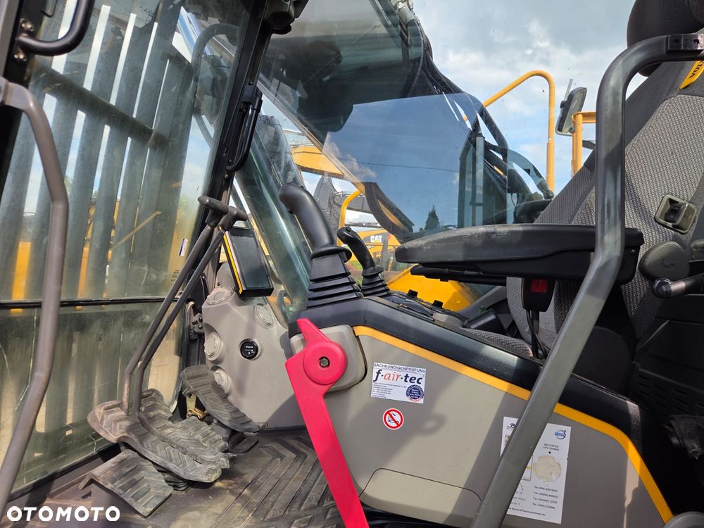 Volvo EC 220 E - 7