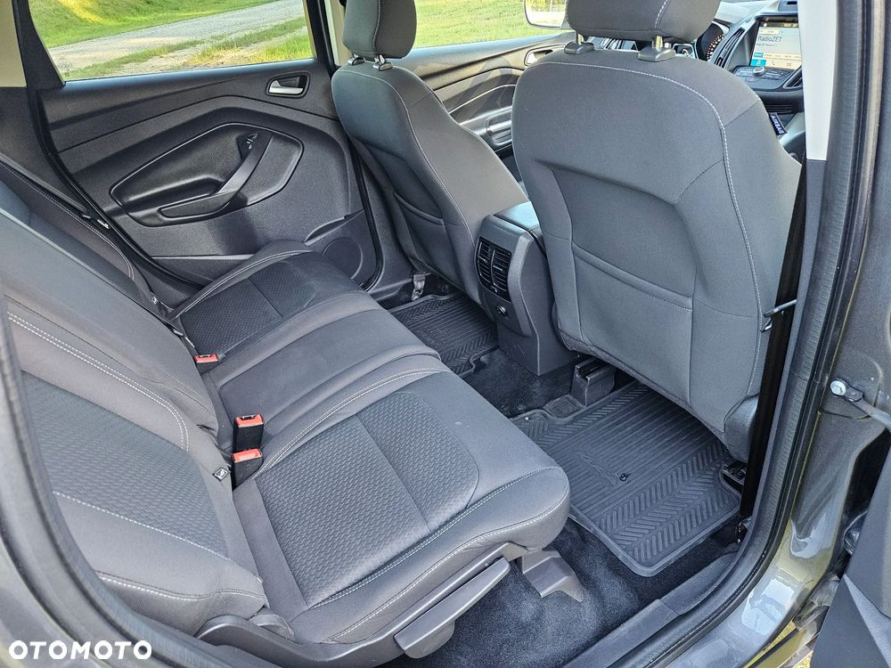 Ford Kuga 2.0 TDCi AWD Titanium - 37