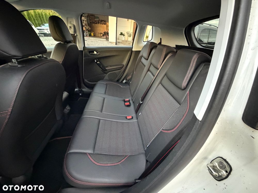 Peugeot 2008 PureTech 110 Stop&Start EAT6 GT-Line Edition - 5