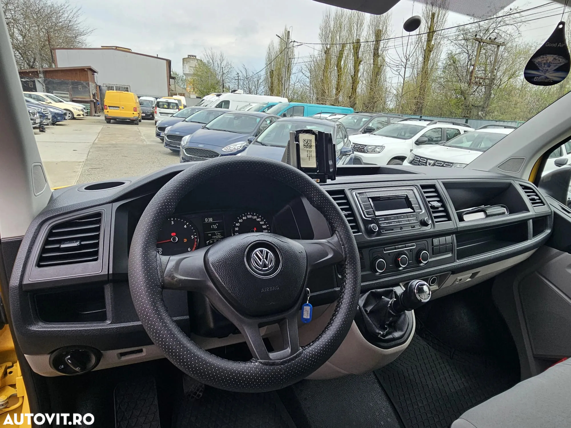 Volkswagen Transporter Kombi T6 2.0 TDI 75 kW KR - 12