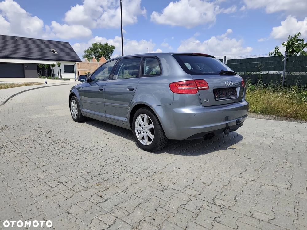 Audi A3 Sportback 1.8 TFSI Attraction S tronic - 4
