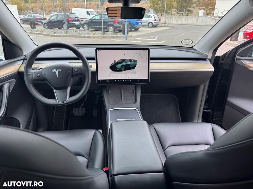 Tesla Model Y - 13