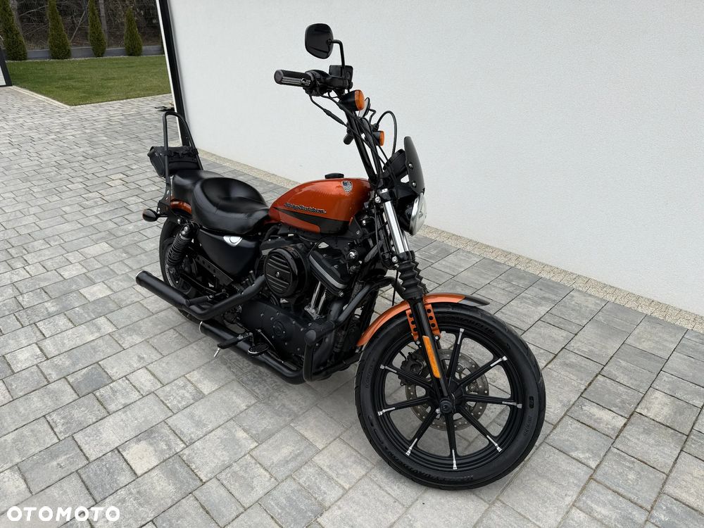 Harley-Davidson Sportster Iron 883 - 3