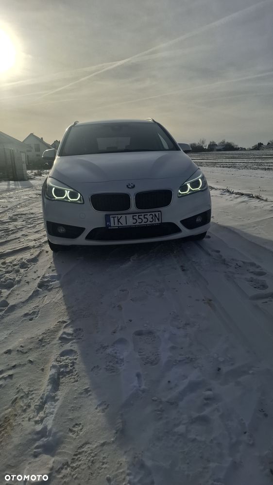 BMW Seria 2 218d xDrive - 8