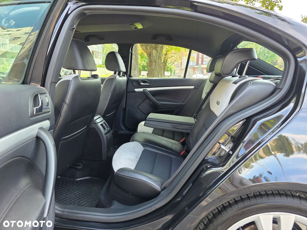 Skoda Octavia 2.0 TSI RS - 22