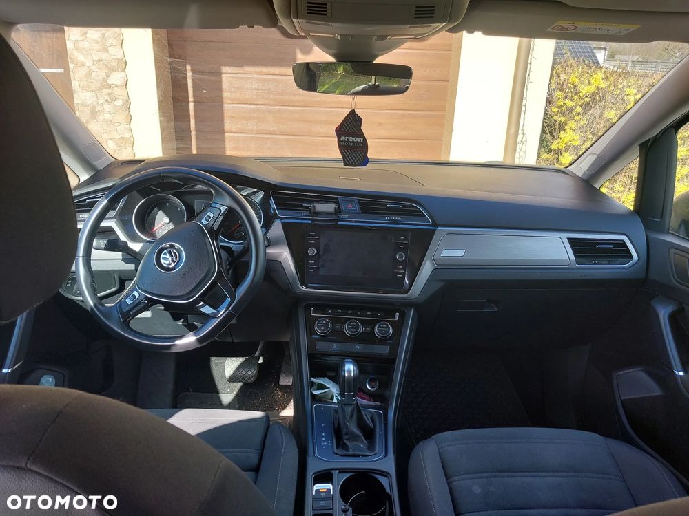 Volkswagen Touran - 5