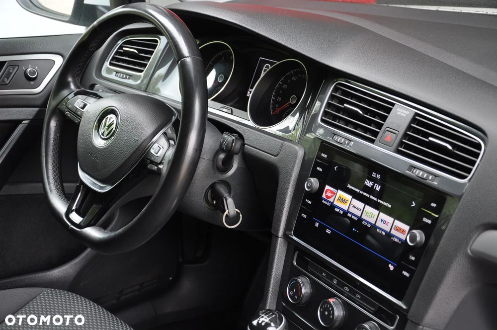 Volkswagen Golf 1.5 TSI BMT Comfortline - 20