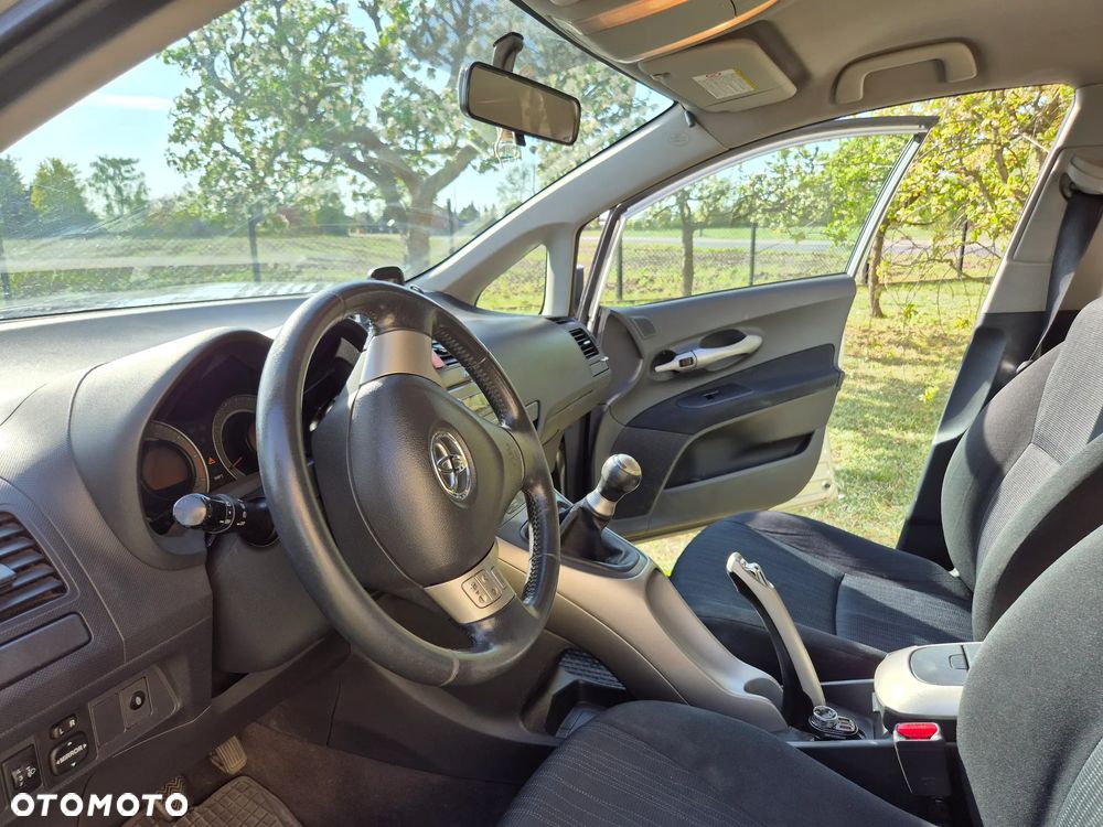 Toyota Auris 1.6 VVT-i Prestige - 8
