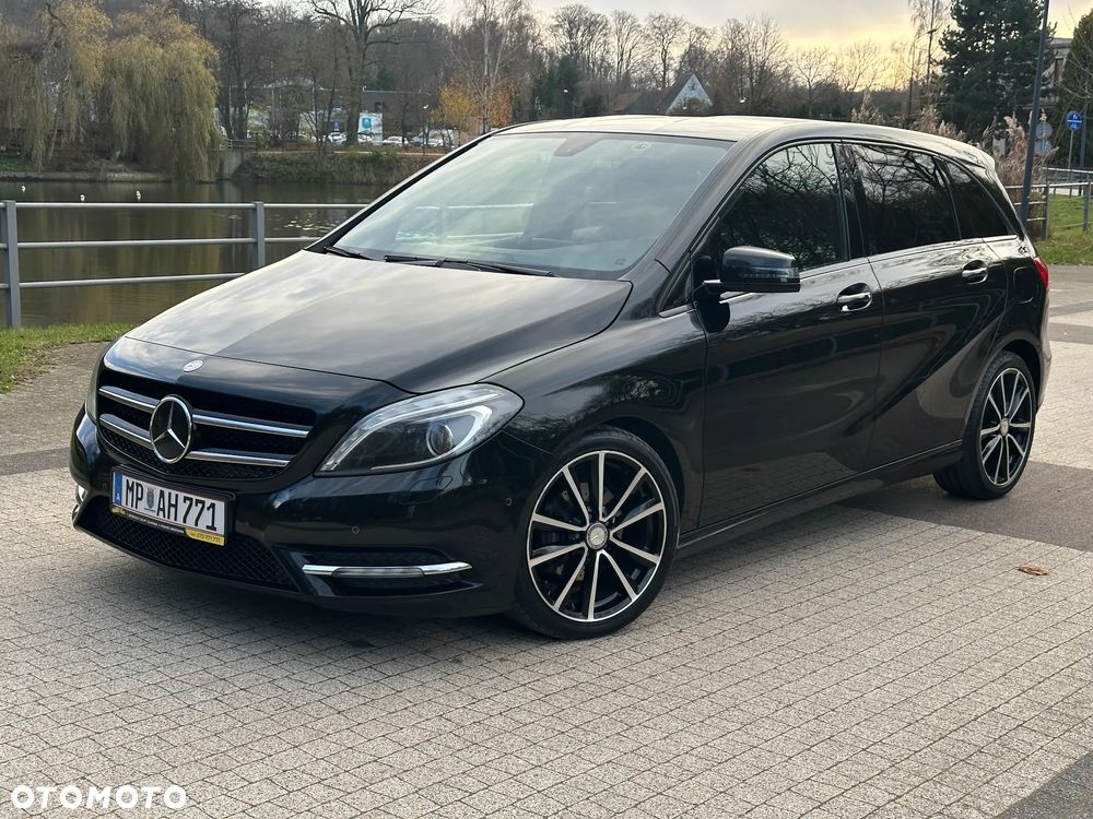 Mercedes-Benz Klasa B 180 UrbanStyle Edition - 1