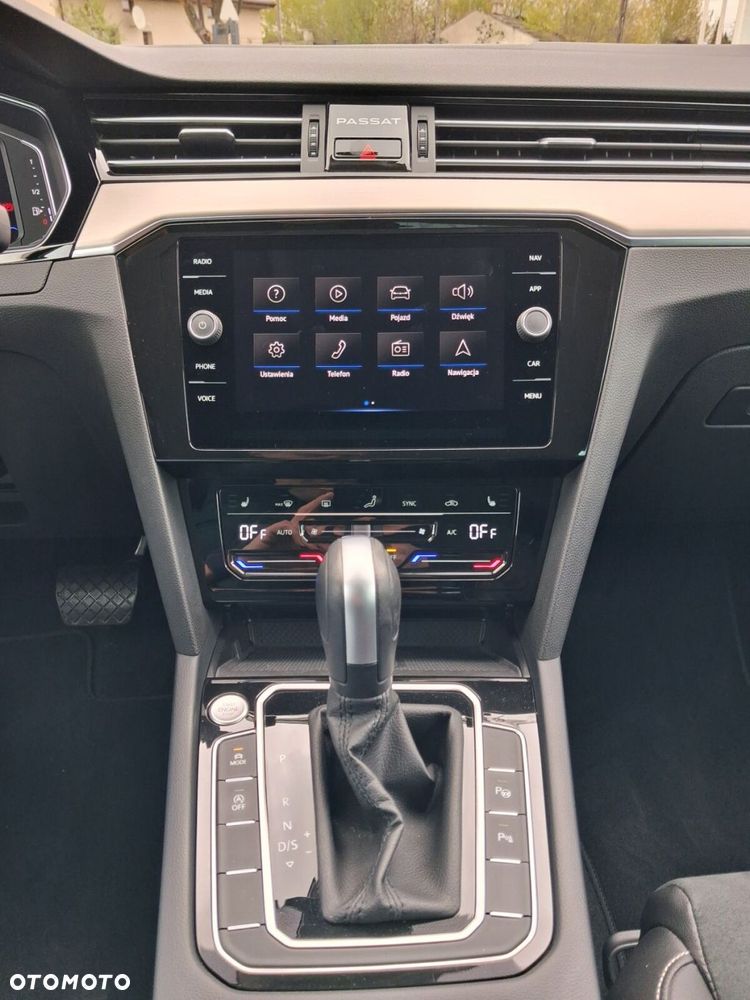 Volkswagen Passat - 22