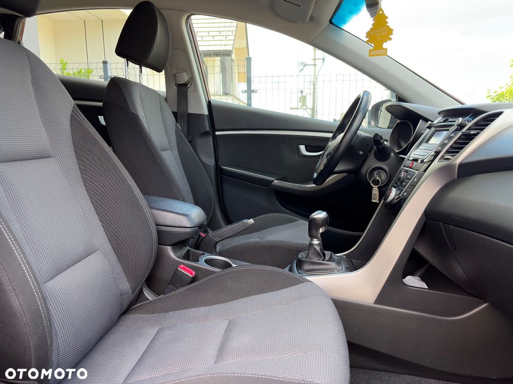 Hyundai i30 blue 1.4 Passion - 29