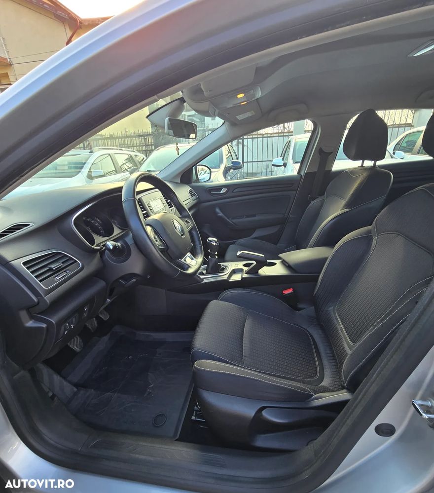 Renault Megane Blue dCi 116 Zen - 5