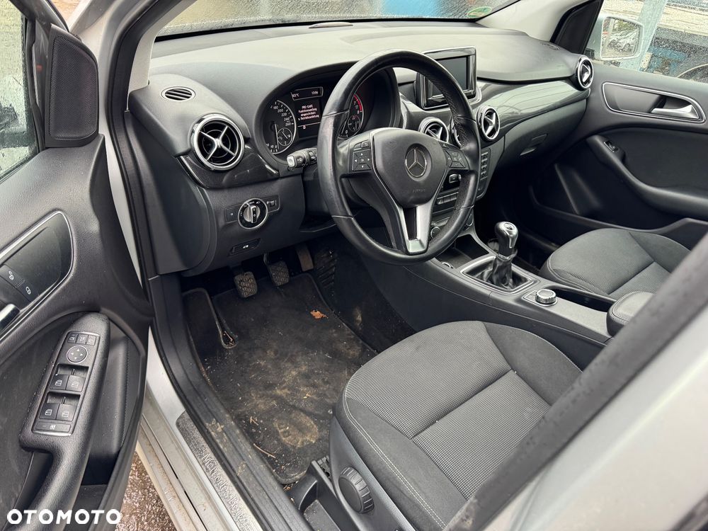 Mercedes-Benz Klasa B 180 BlueEFFICIENCY Edition Style - 17