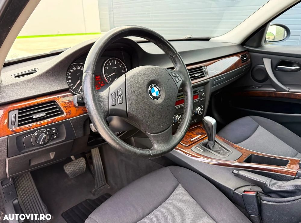BMW Seria 3 318i Aut. - 16