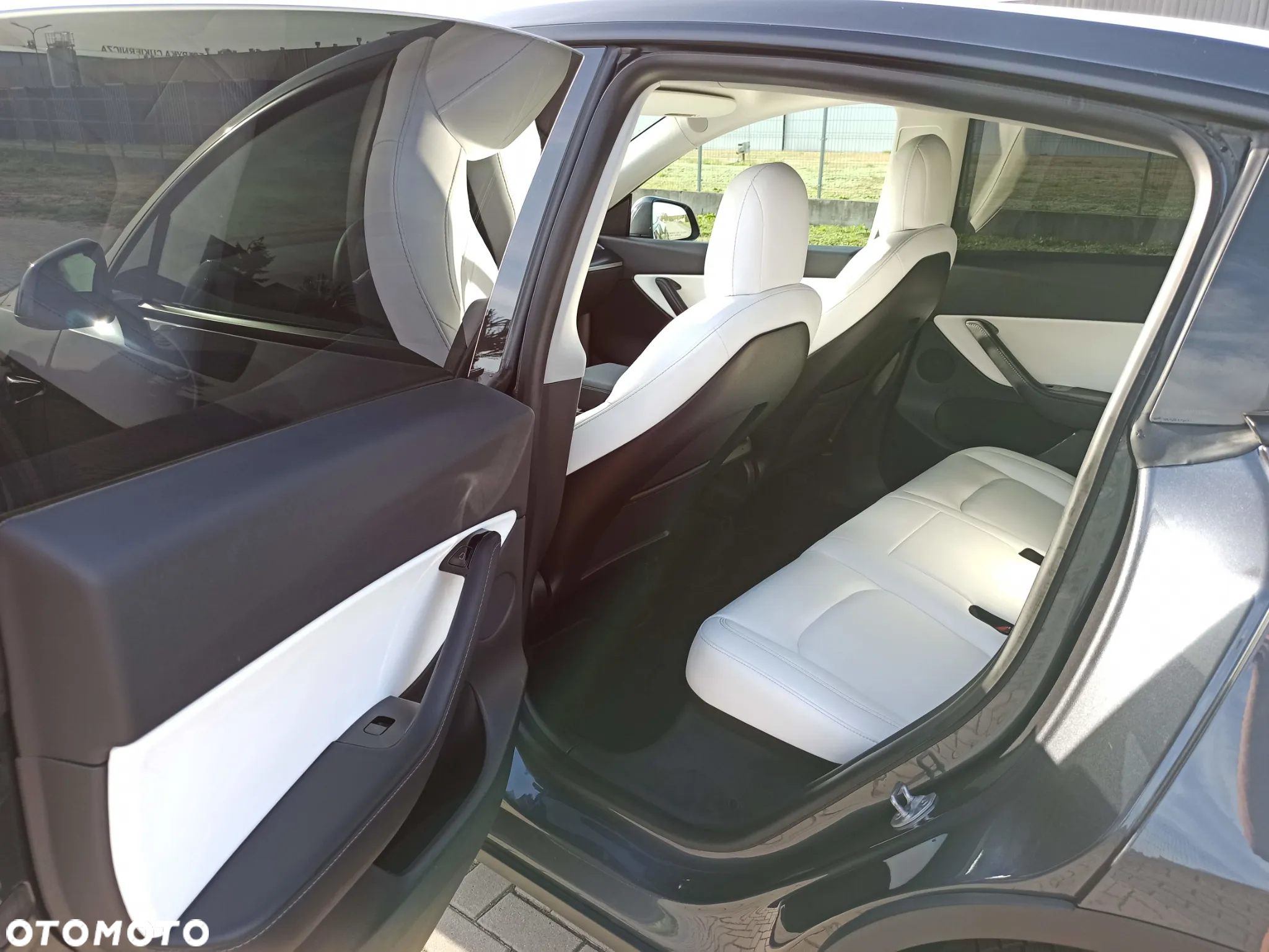 Tesla Y Model RWD - 13