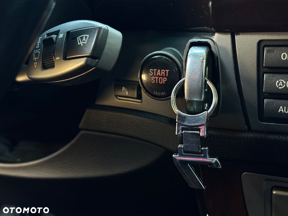 BMW Seria 7 750i L - 29