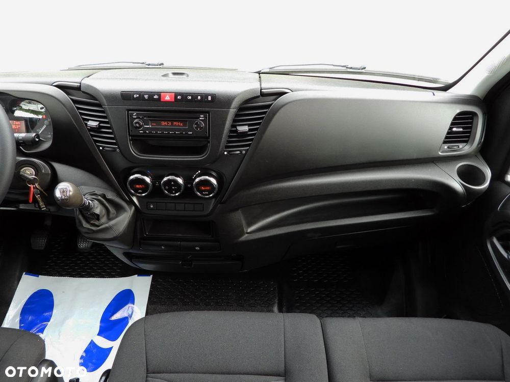 Iveco DAILY 35C17 SKRZYNIA PODWÓJNA KABINA DOKA 7 MIEJSC TEMPOMAT BLIŹNIACZE KOŁA KLIMATYZACJA  170KM - 28