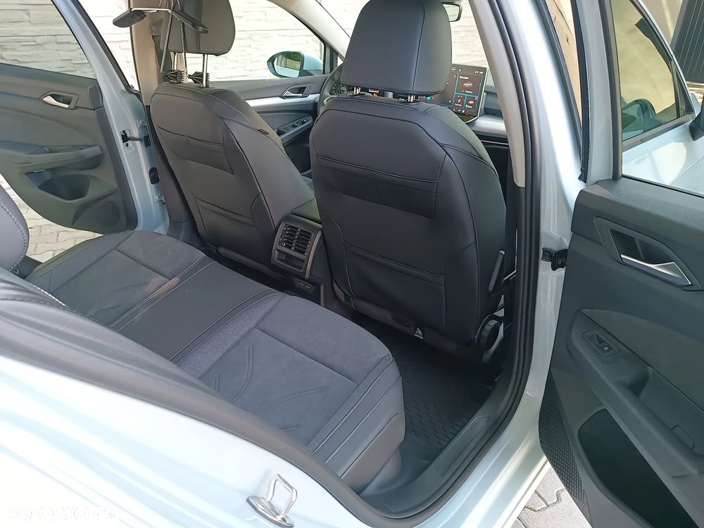 Volkswagen Golf - 21