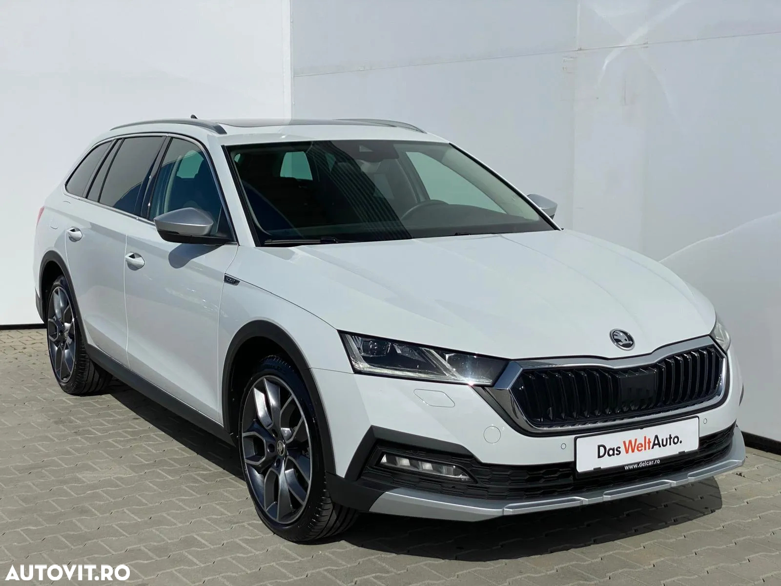 Skoda Octavia Combi 2.0 TDI DSG 4X4 Scout - 36