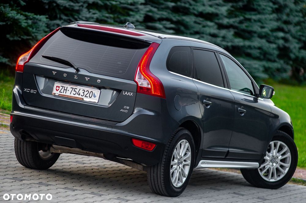 Volvo XC 60 D5 AWD Momentum - 11