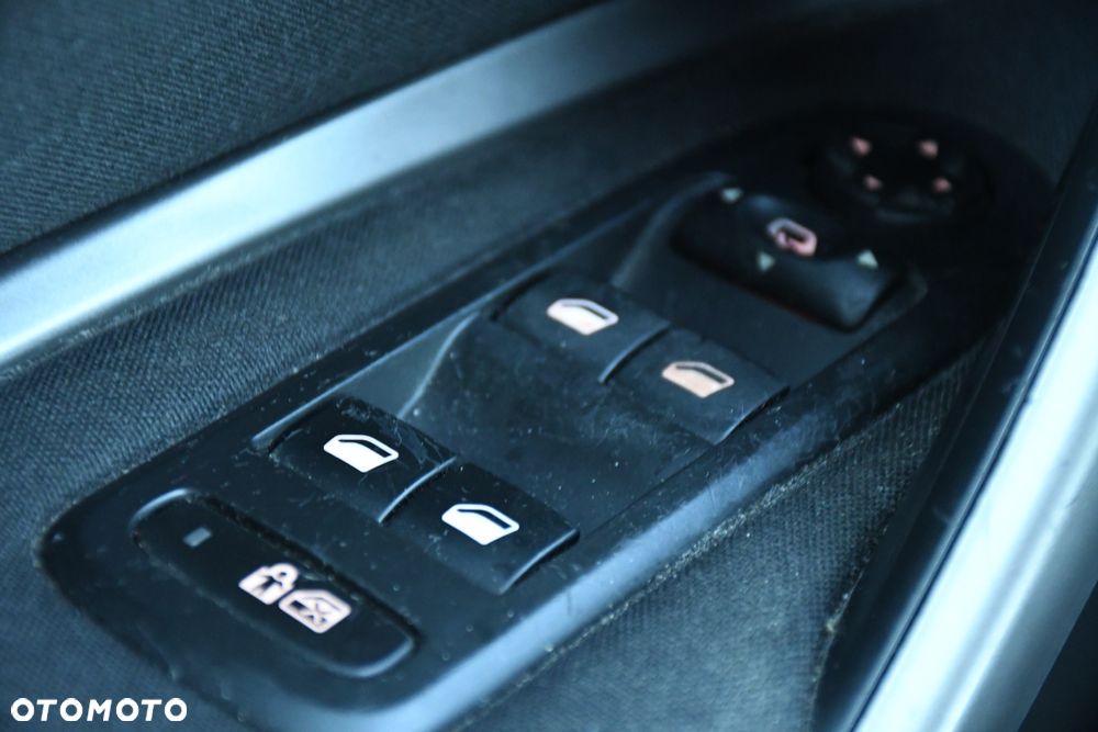 Citroën C5 1.6 HDi Attraction - 17