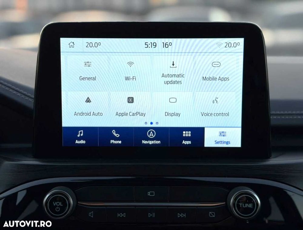 Ford Kuga - 33