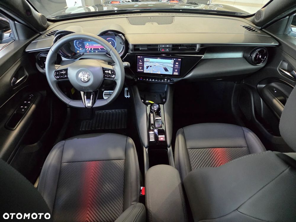 Alfa Romeo Junior 1.2 mHEV Ti eDCT - 10