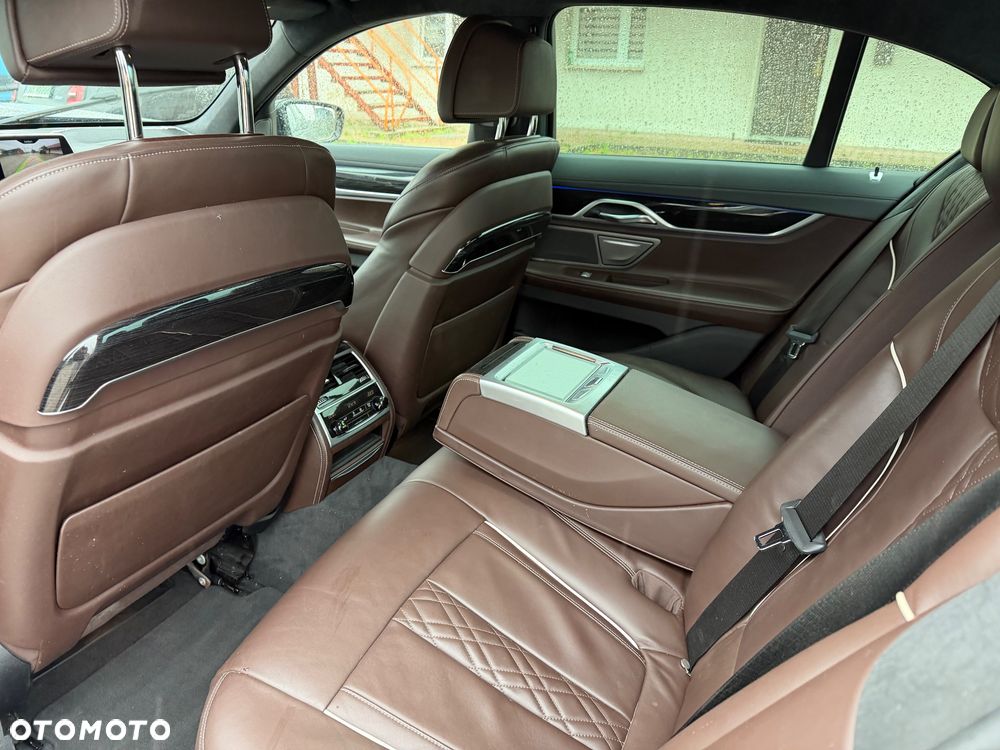 BMW Seria 7 740d xDrive - 21