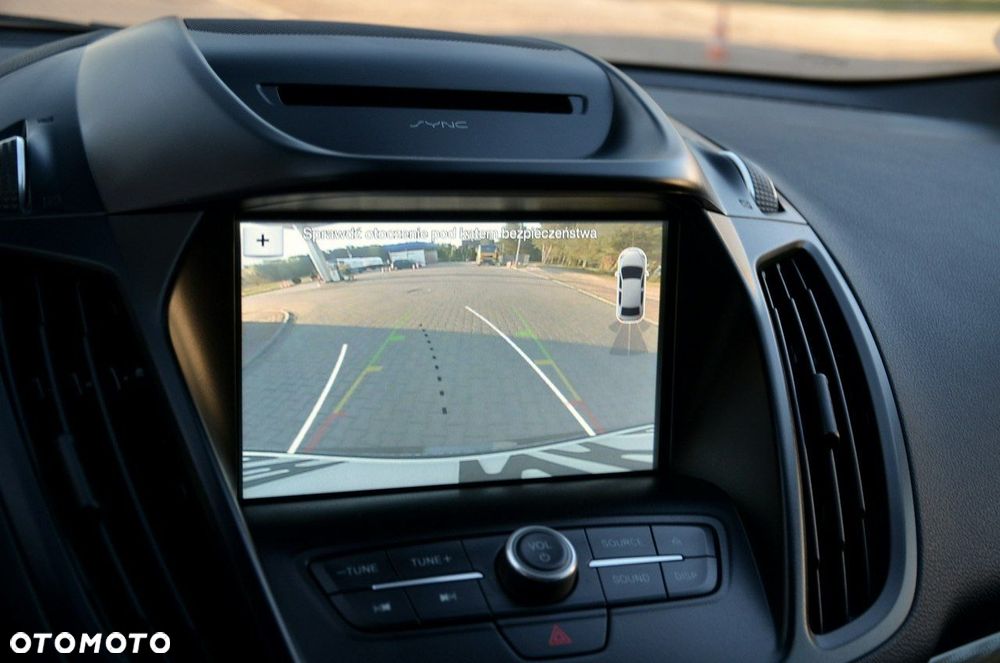 Ford Kuga - 25