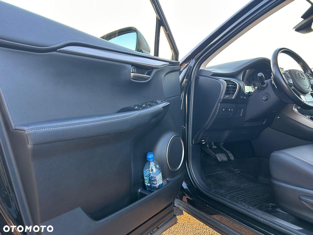 Lexus NX 300h F Impression AWD - 22