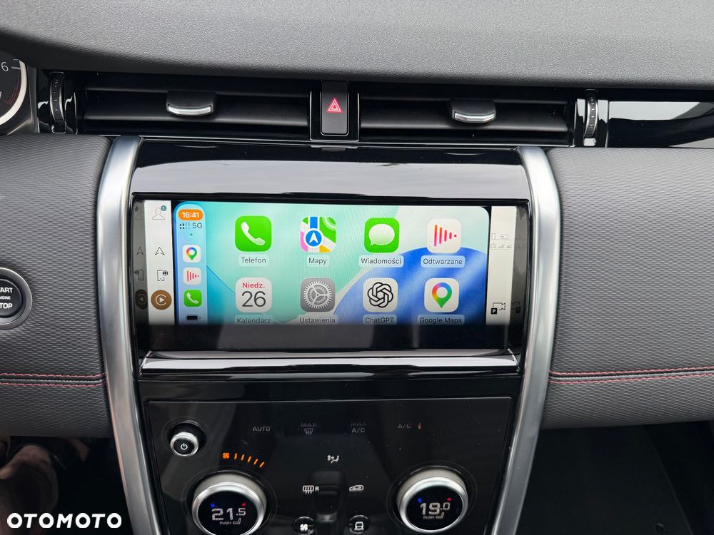 Land Rover Discovery Sport P300e R-Dynamic HSE - 26