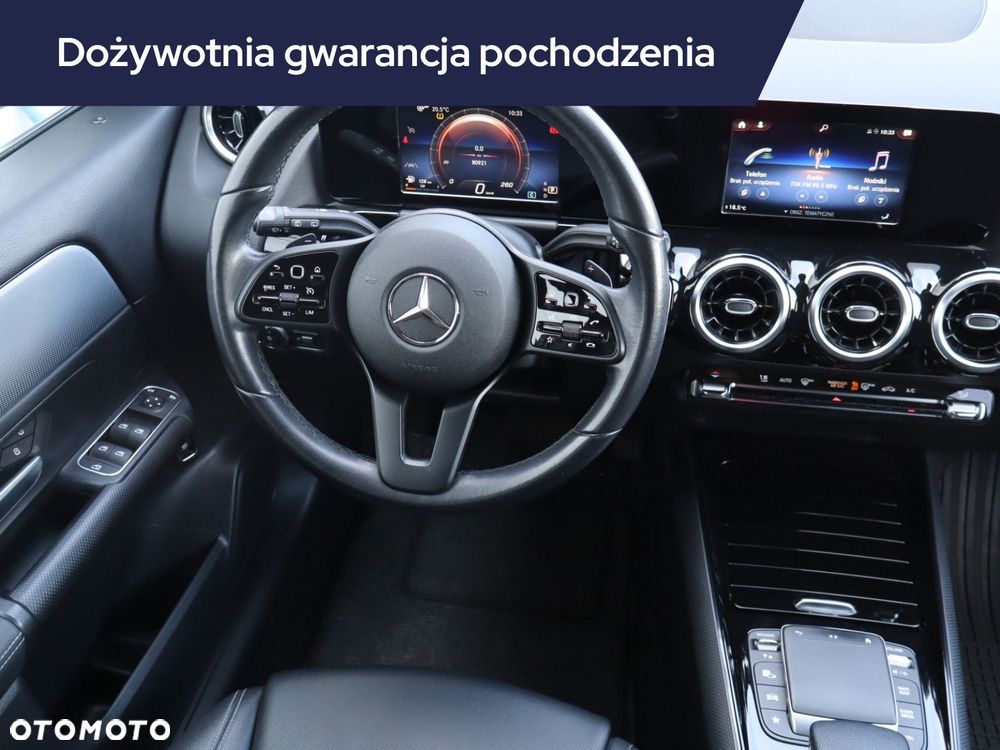 Mercedes-Benz GLA - 9
