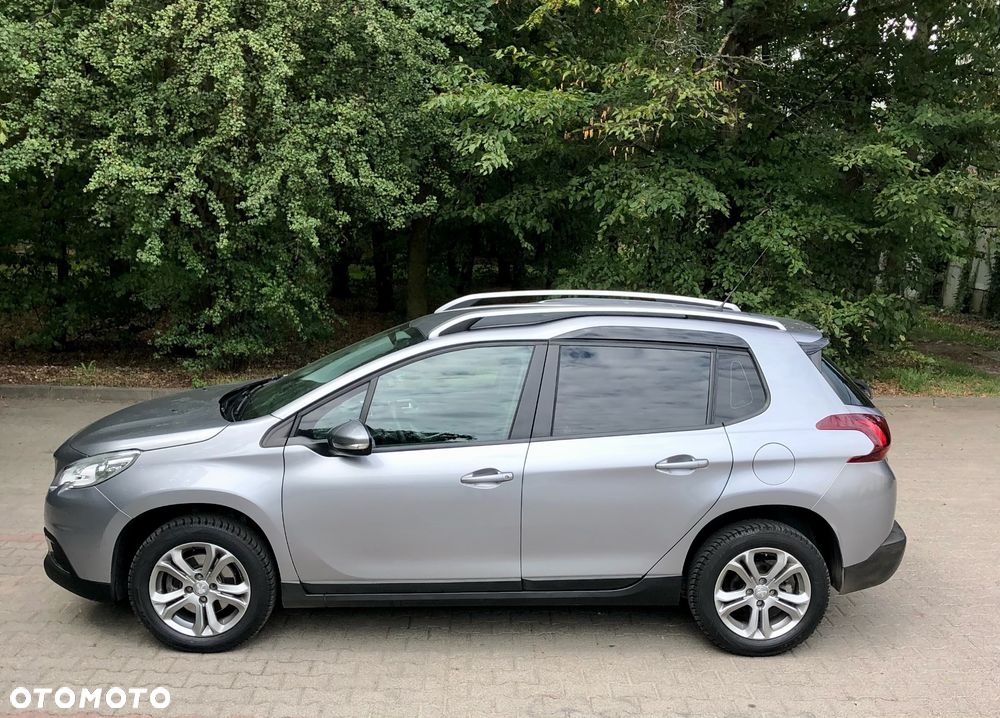 Peugeot 2008 1.2 Pure Tech Active S&S - 5