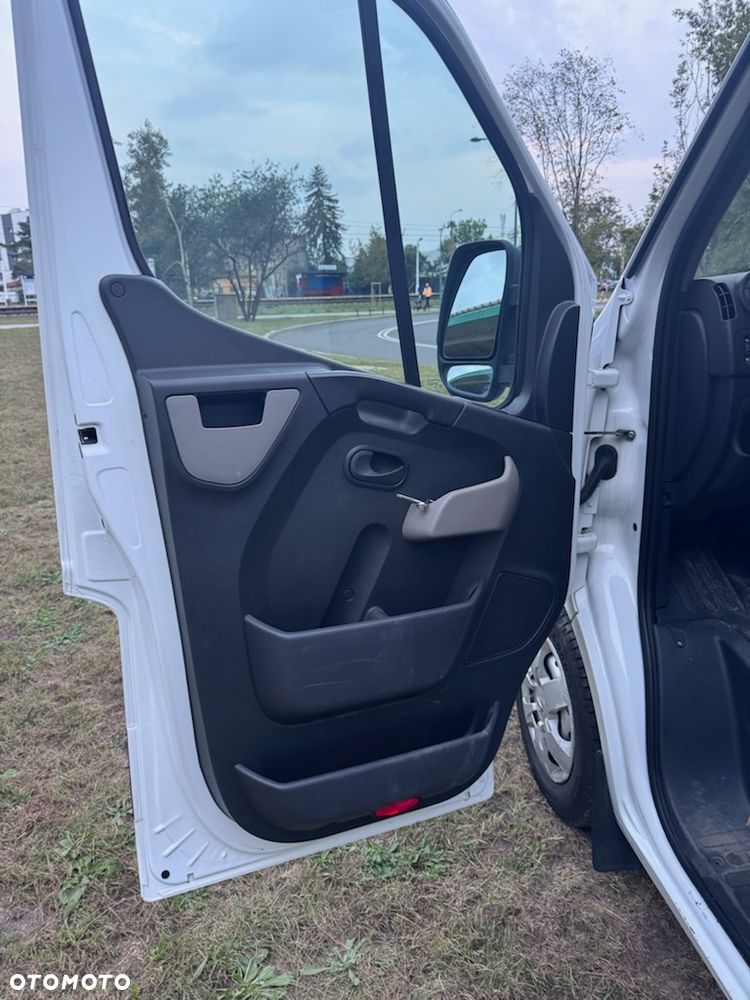 Nissan NV400 - 8