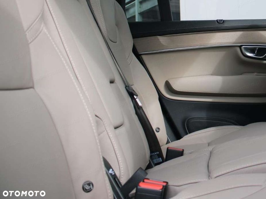 Volvo XC 90 B5 B AWD Ultra Dark 7os - 19