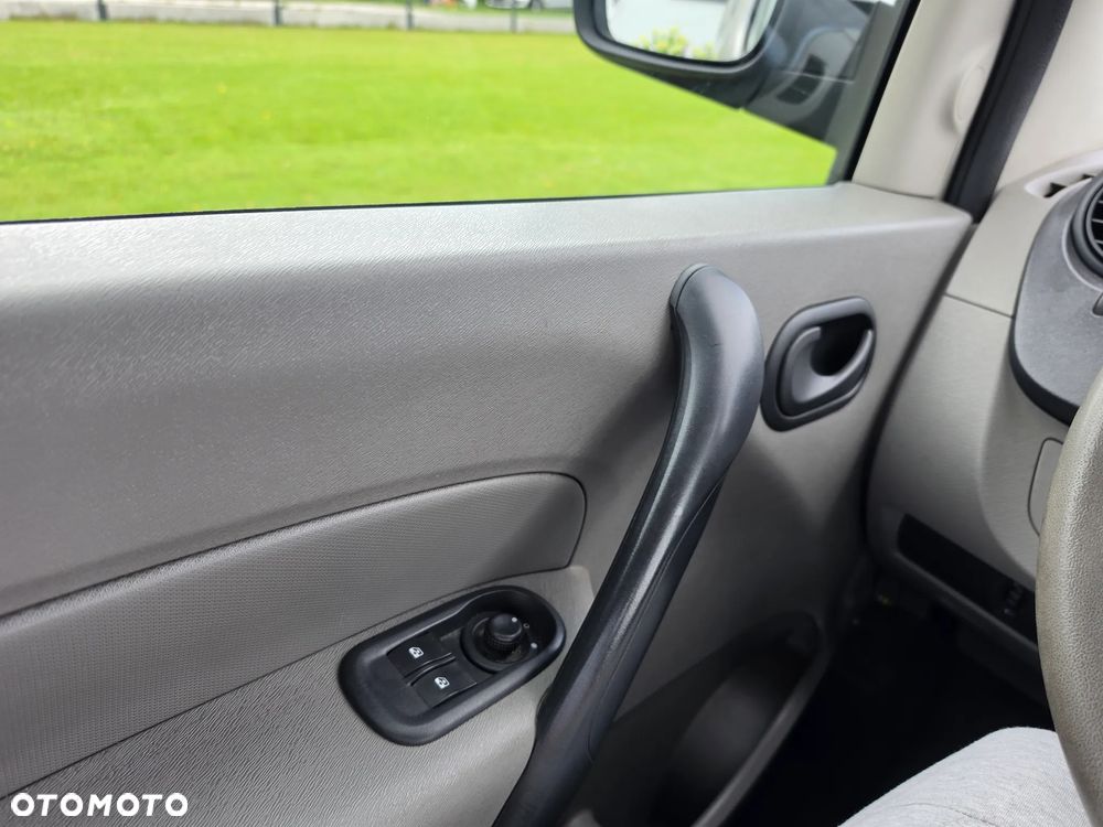 Renault Kangoo 1.6 8V 90 Happy Family - 19