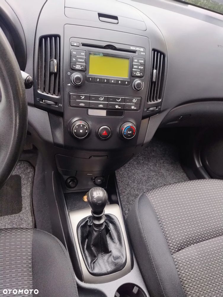 Hyundai i30 1.6 Comfort - 9