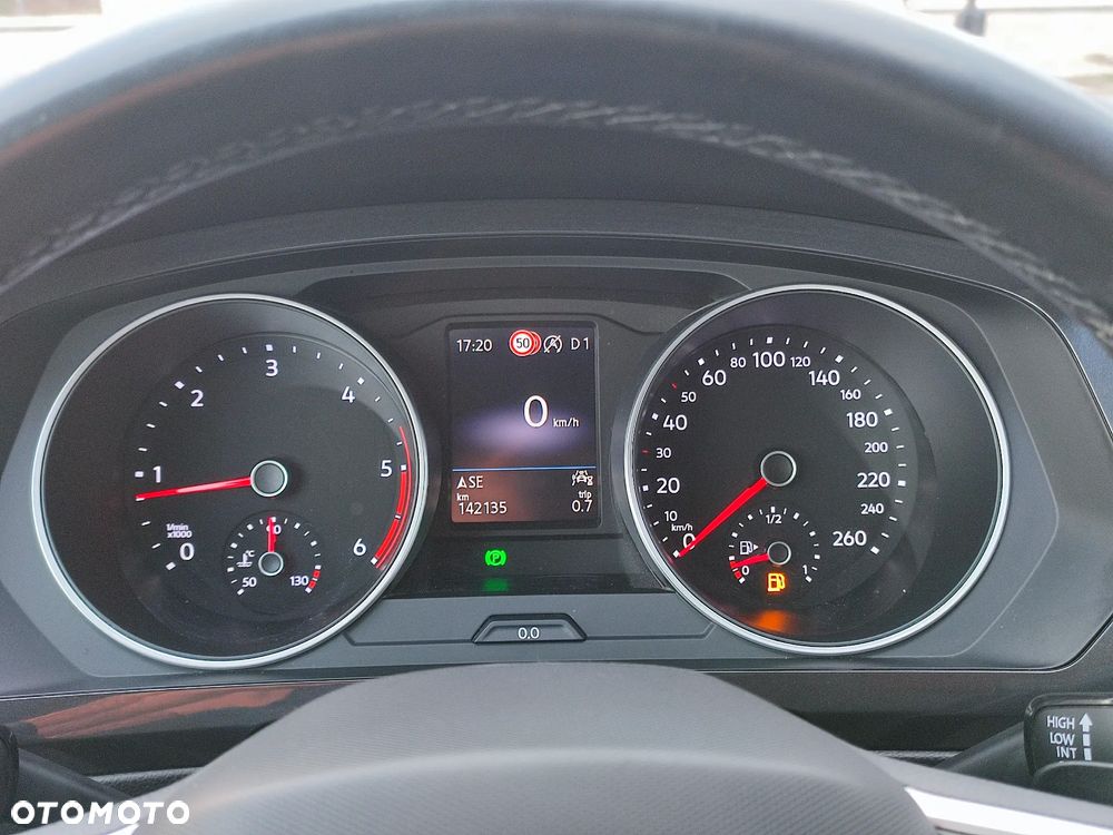 Volkswagen Tiguan - 24