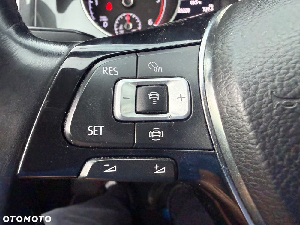 Volkswagen Golf - 19