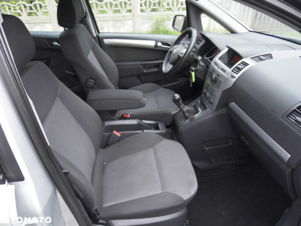 Opel Zafira 1.8 Design Edition - 29