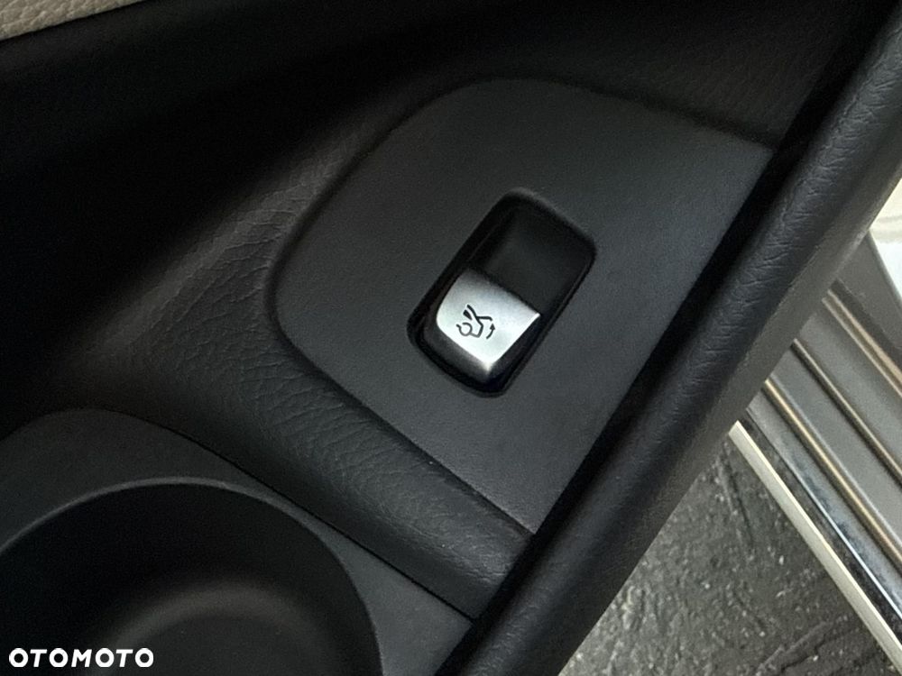 Mercedes-Benz Klasa E - 21