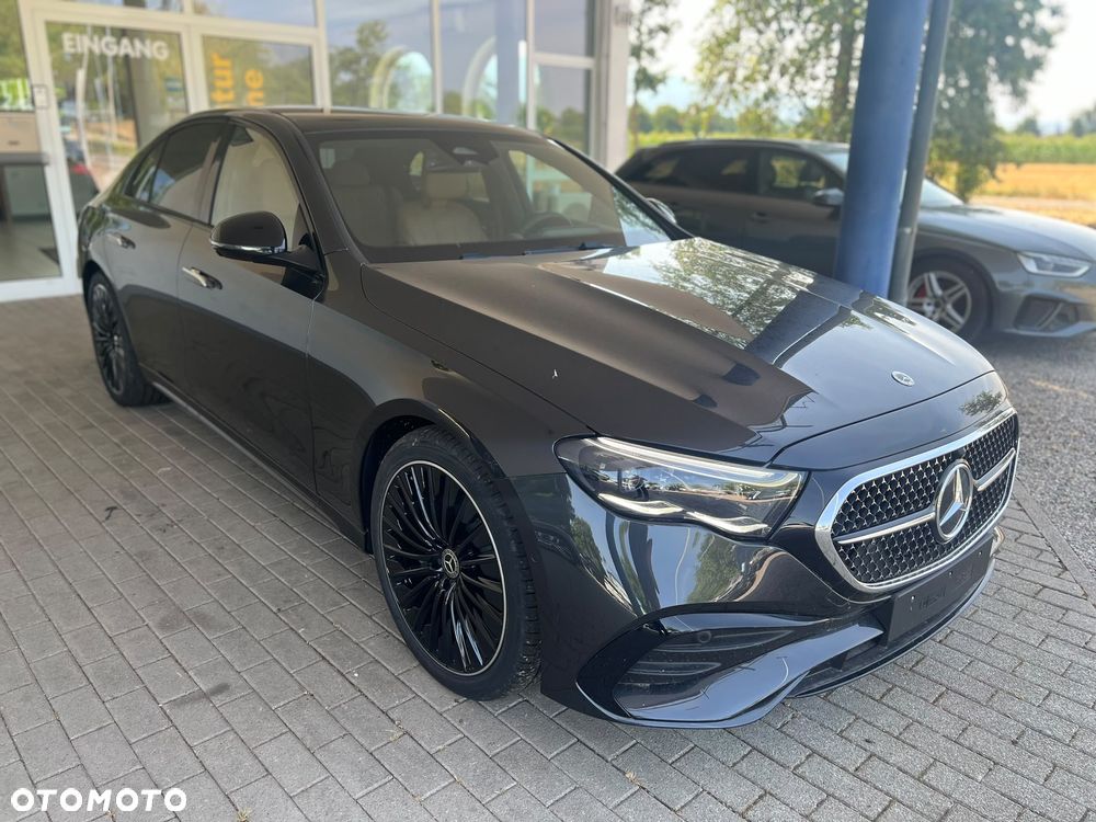 Mercedes-Benz Klasa E 200 9G-TRONIC AMG Line NIGHT Edition - 2