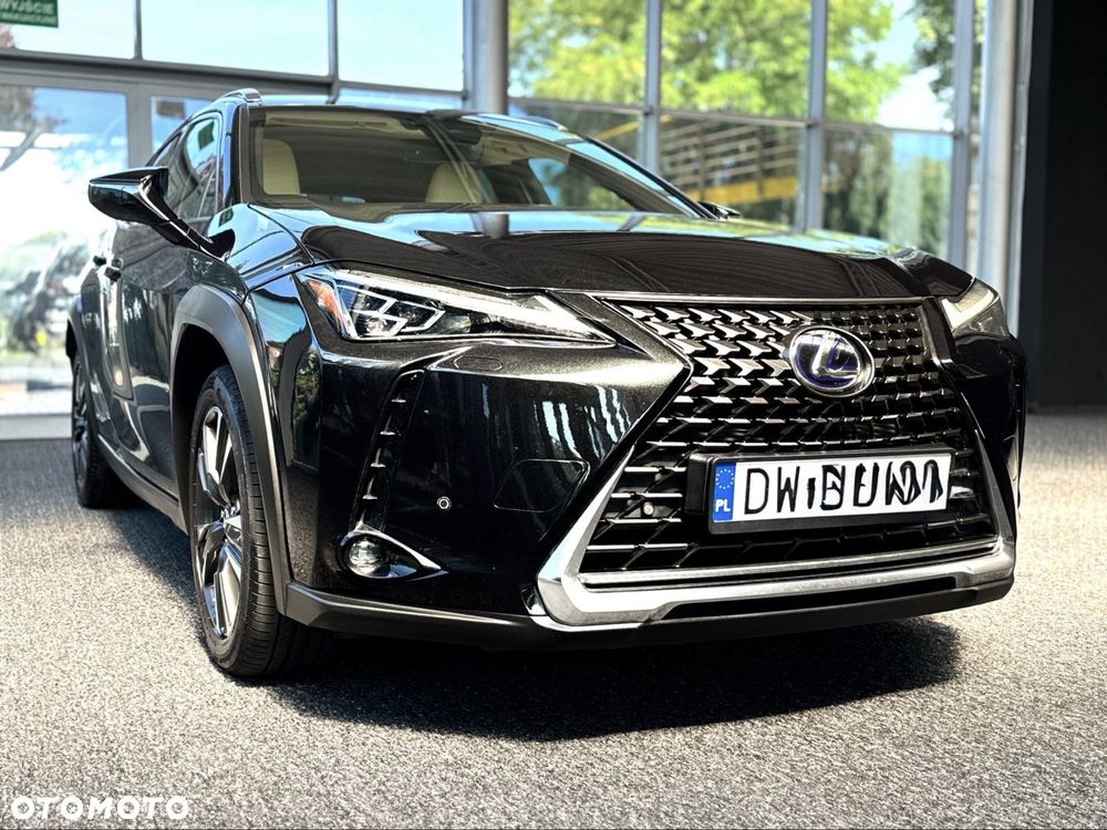 Lexus UX - 4