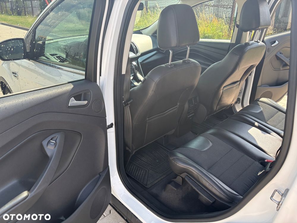 Ford Escape 2.0 EcoBoost AWD Titanium - 11