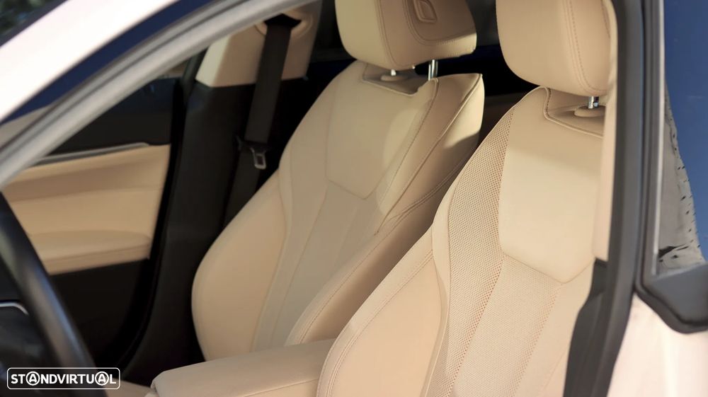 BMW i4 eDrive40 - 12