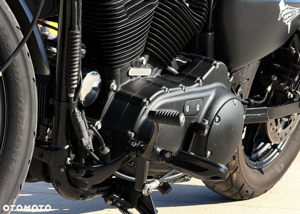 Harley-Davidson Sportster Iron 1200 - 32