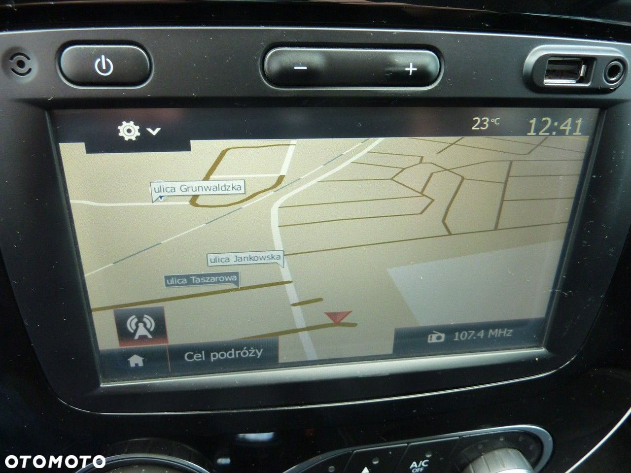 Renault Captur - 19