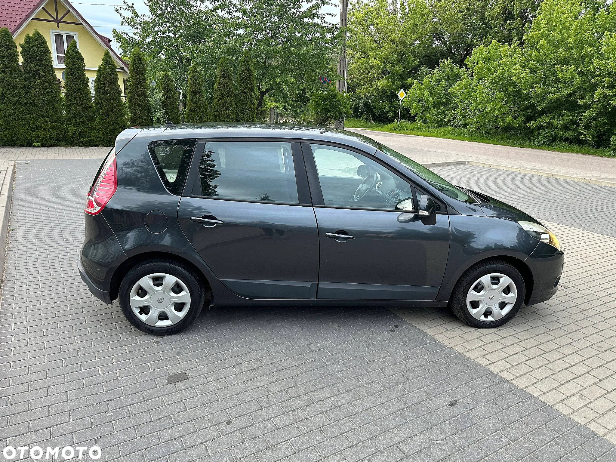 Renault Scenic 1.6 16V 110 Dynamique - 4